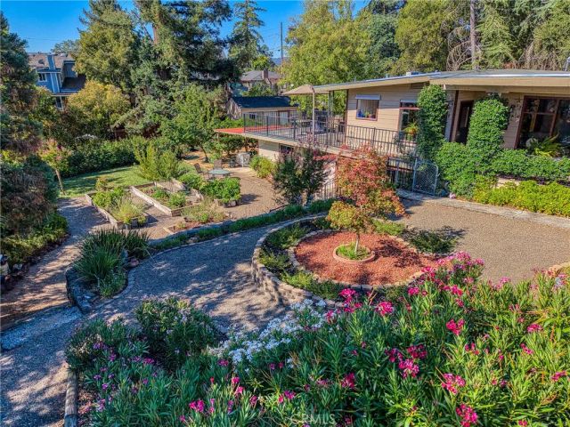 465 Hillcrest Drive, Lakeport, CA 95453