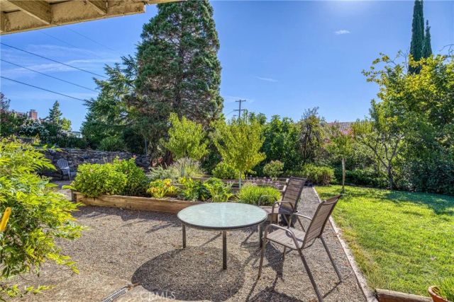 465 Hillcrest Drive, Lakeport, CA 95453