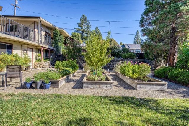 465 Hillcrest Drive, Lakeport, CA 95453