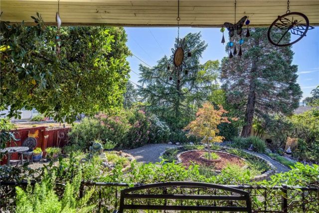 465 Hillcrest Drive, Lakeport, CA 95453