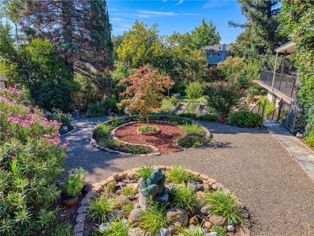 465 Hillcrest Drive, Lakeport, CA 95453