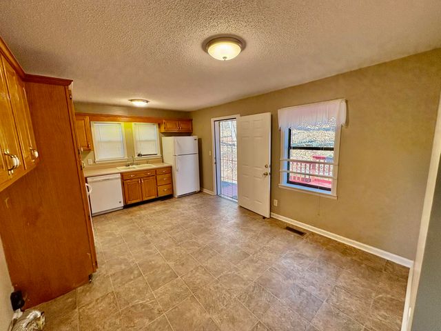 406 Hollywood Drive, Rossville, GA 30741