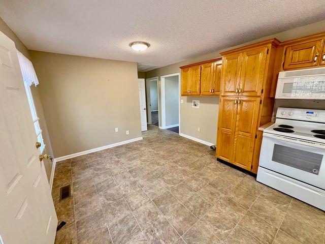 406 Hollywood Drive, Rossville, GA 30741