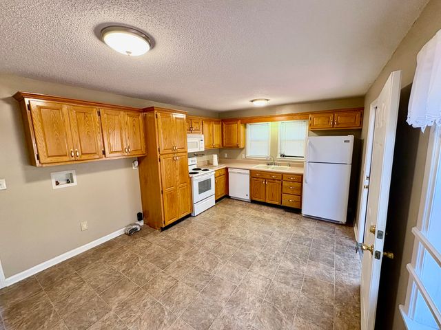 406 Hollywood Drive, Rossville, GA 30741