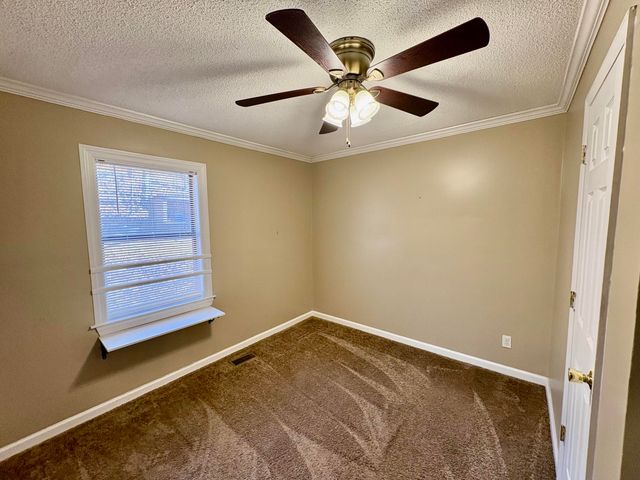 406 Hollywood Drive, Rossville, GA 30741