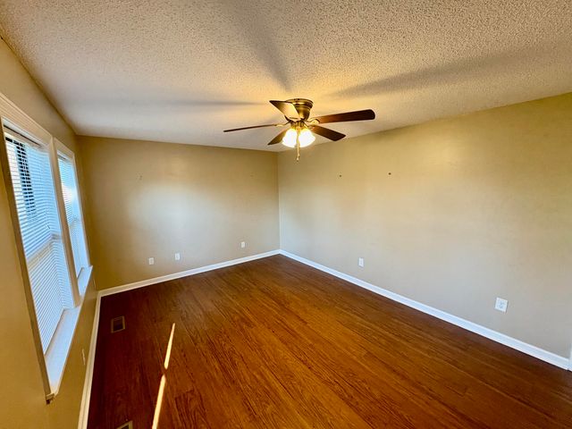 406 Hollywood Drive, Rossville, GA 30741