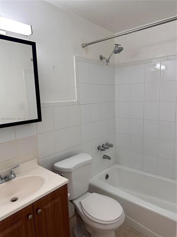 8440 SW 154th Cir Ct 302, Miami, FL 33193