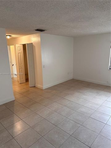 8440 SW 154th Cir Ct 302, Miami, FL 33193