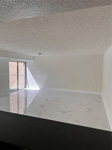 8440 SW 154th Cir Ct 302, Miami, FL 33193