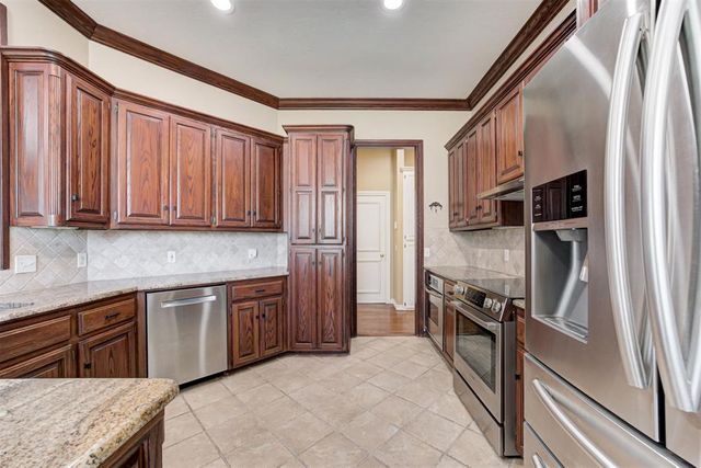 13920 Plantation Way, Edmond, OK 73013