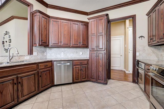 13920 Plantation Way, Edmond, OK 73013