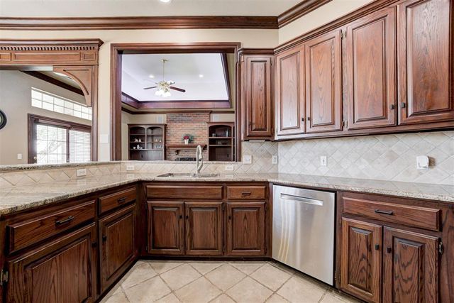 13920 Plantation Way, Edmond, OK 73013