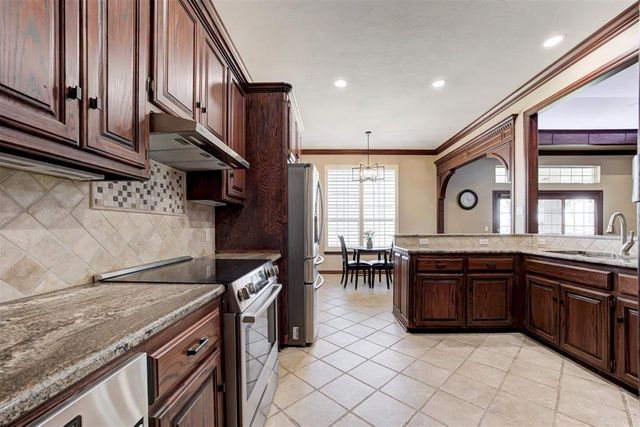 13920 Plantation Way, Edmond, OK 73013