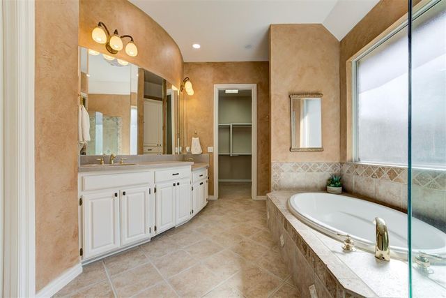 13920 Plantation Way, Edmond, OK 73013