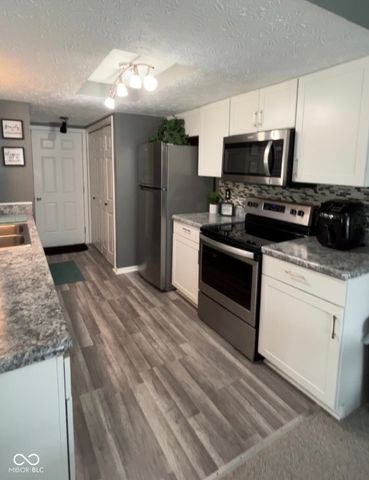 7508 Farm View Cir W, Indianapolis, IN 46256