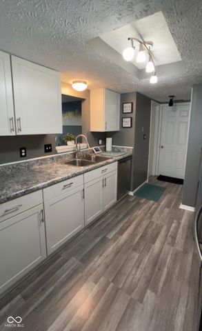 7508 Farm View Cir W, Indianapolis, IN 46256