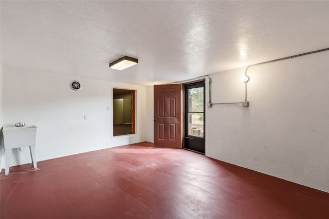 701 Gonzales Road, Santa Fe, NM 87501