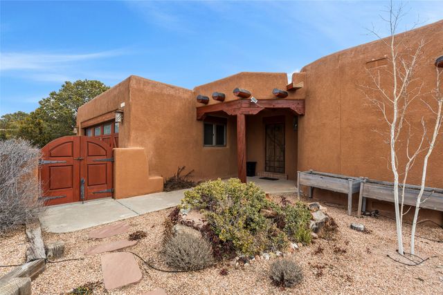 701 Gonzales Road, Santa Fe, NM 87501