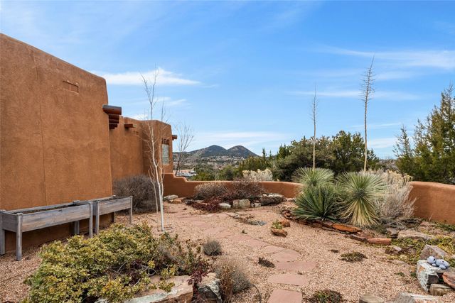 701 Gonzales Road, Santa Fe, NM 87501