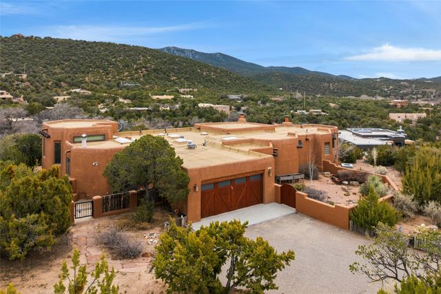 701 Gonzales Road, Santa Fe, NM 87501