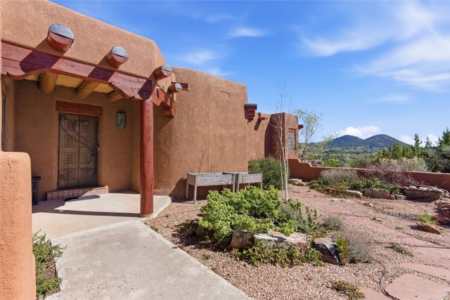 701 Gonzales Road, Santa Fe, NM 87501
