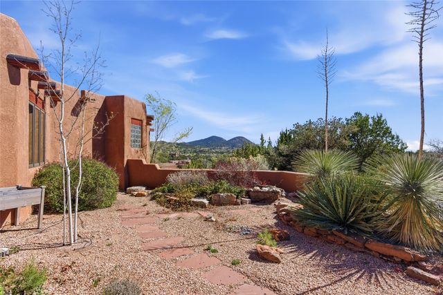 701 Gonzales Road, Santa Fe, NM 87501