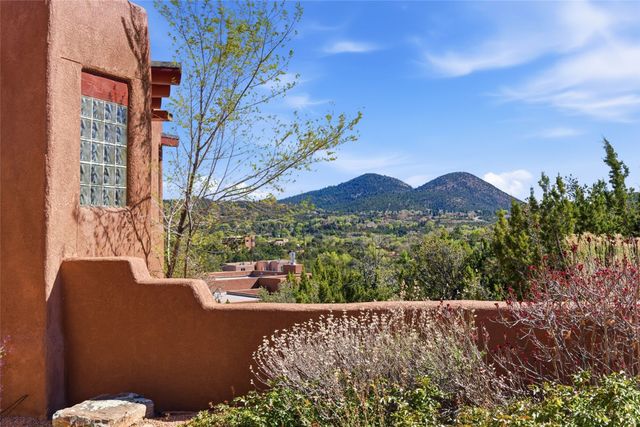 701 Gonzales Road, Santa Fe, NM 87501