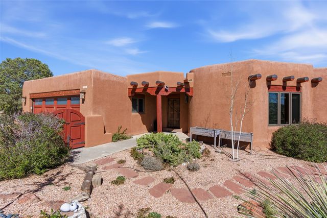 701 Gonzales Road, Santa Fe, NM 87501