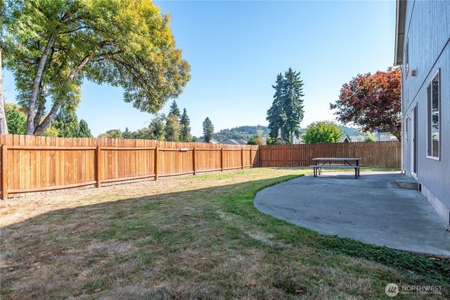 1842 Island Drive, Longview, WA 98632