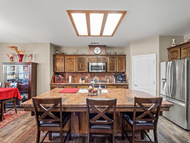 4644 N Smyrna Avenue, Sanger, CA 93657