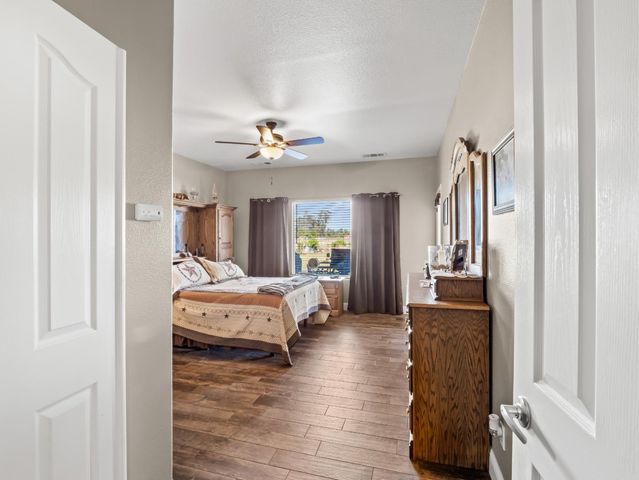 4644 N Smyrna Avenue, Sanger, CA 93657