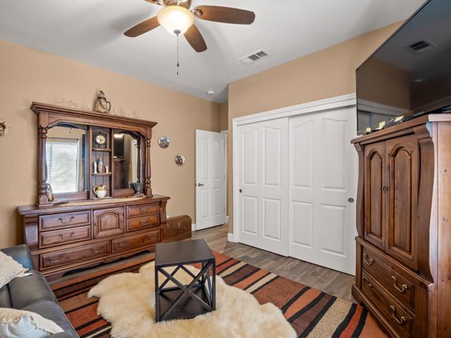 4644 N Smyrna Avenue, Sanger, CA 93657