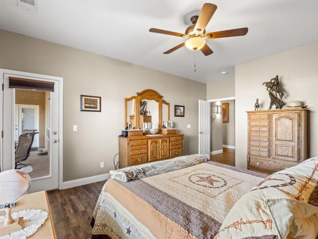 4644 N Smyrna Avenue, Sanger, CA 93657