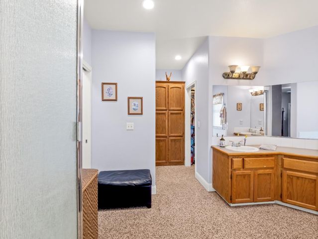 4644 N Smyrna Avenue, Sanger, CA 93657