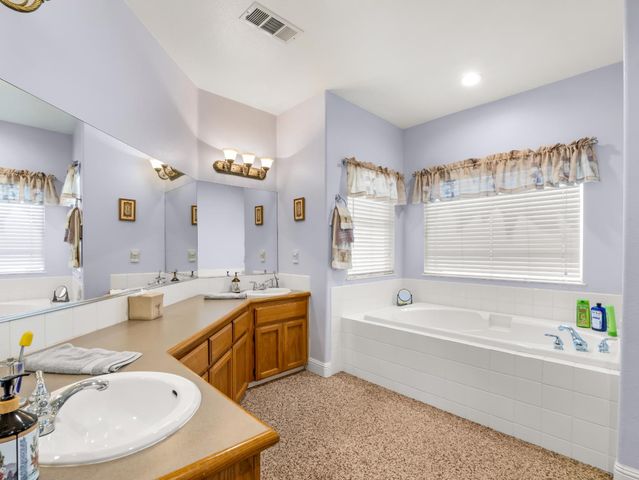 4644 N Smyrna Avenue, Sanger, CA 93657