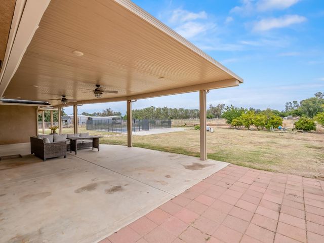 4644 N Smyrna Avenue, Sanger, CA 93657