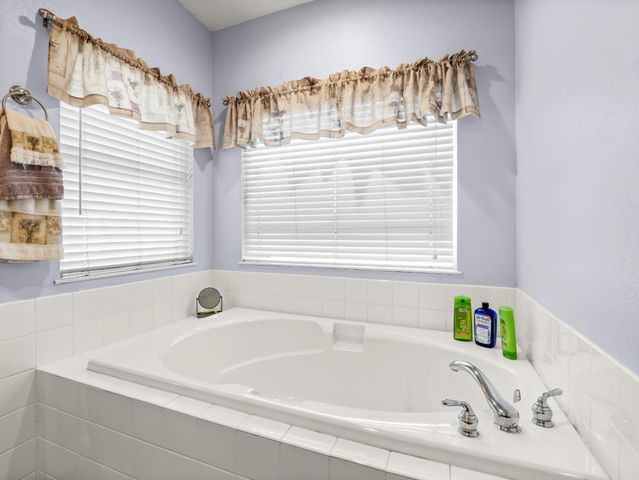 4644 N Smyrna Avenue, Sanger, CA 93657