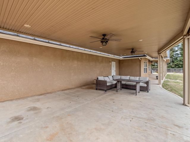 4644 N Smyrna Avenue, Sanger, CA 93657
