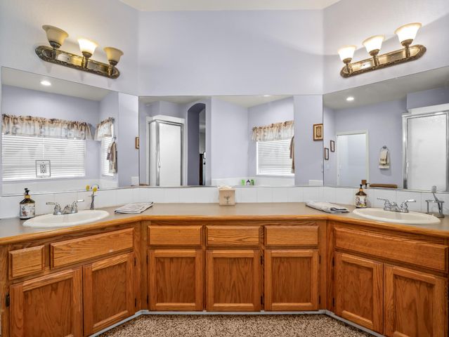 4644 N Smyrna Avenue, Sanger, CA 93657