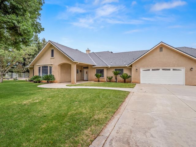 4644 N Smyrna Avenue, Sanger, CA 93657