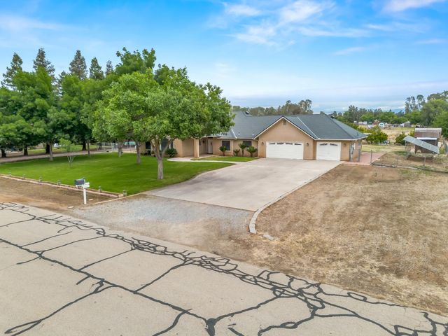 4644 N Smyrna Avenue, Sanger, CA 93657