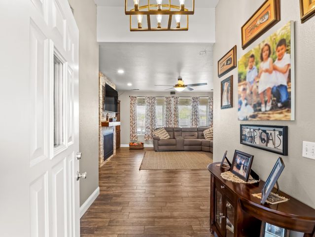 4644 N Smyrna Avenue, Sanger, CA 93657