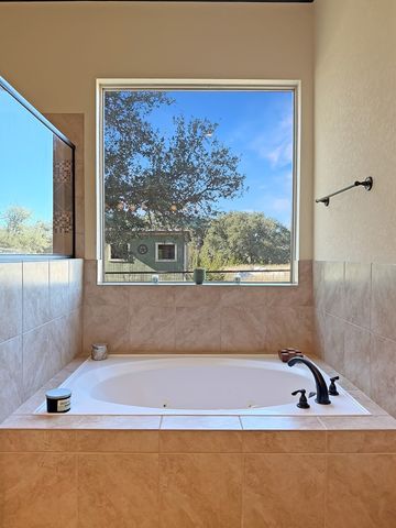 425 Youngblood Trail, Mountain Home, TX 78058