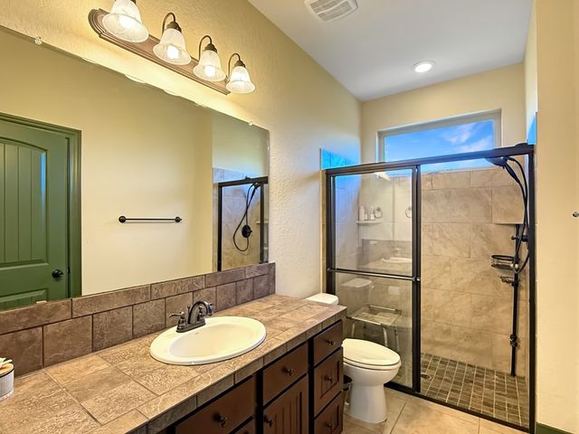 425 Youngblood Trail, Mountain Home, TX 78058