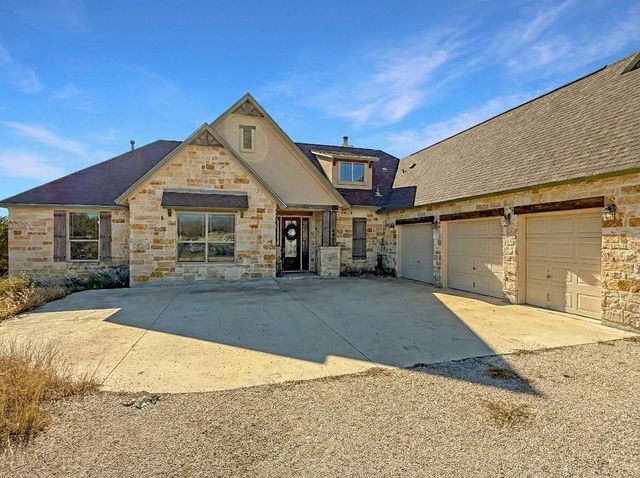 425 Youngblood Trail, Mountain Home, TX 78058