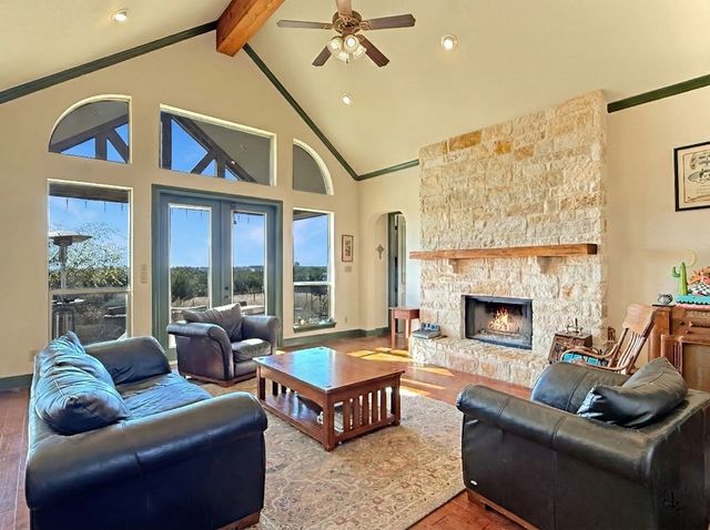 425 Youngblood Trail, Mountain Home, TX 78058