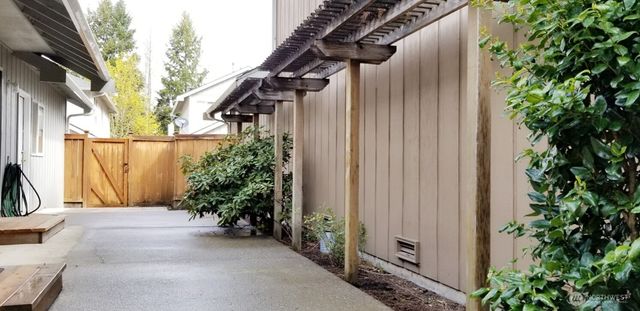 4680 Darlington Lane SE, Lacey, WA 98513