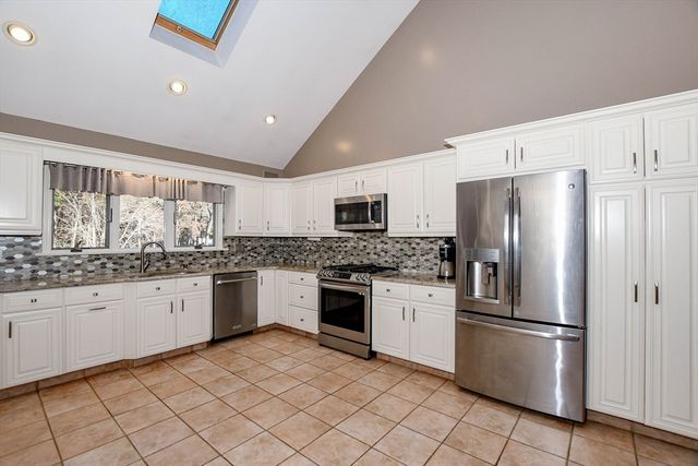 850 Main St, Wareham, MA 02576