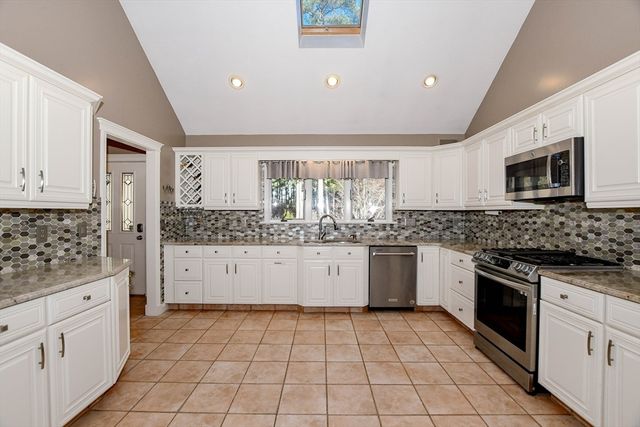 850 Main St, Wareham, MA 02576