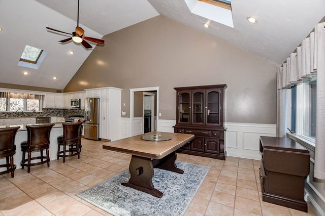 850 Main St, Wareham, MA 02576